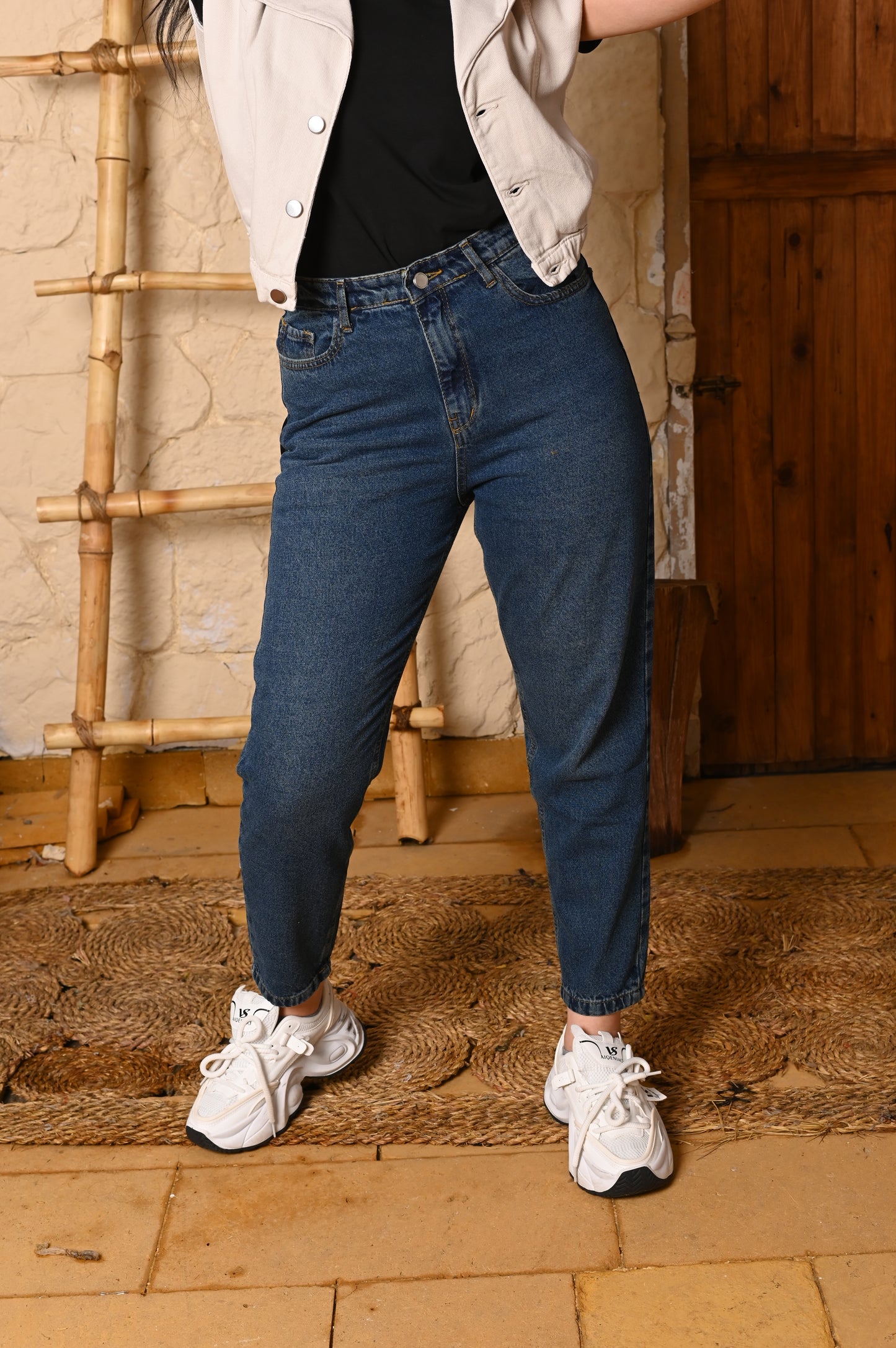 Mom fit denim jeans.