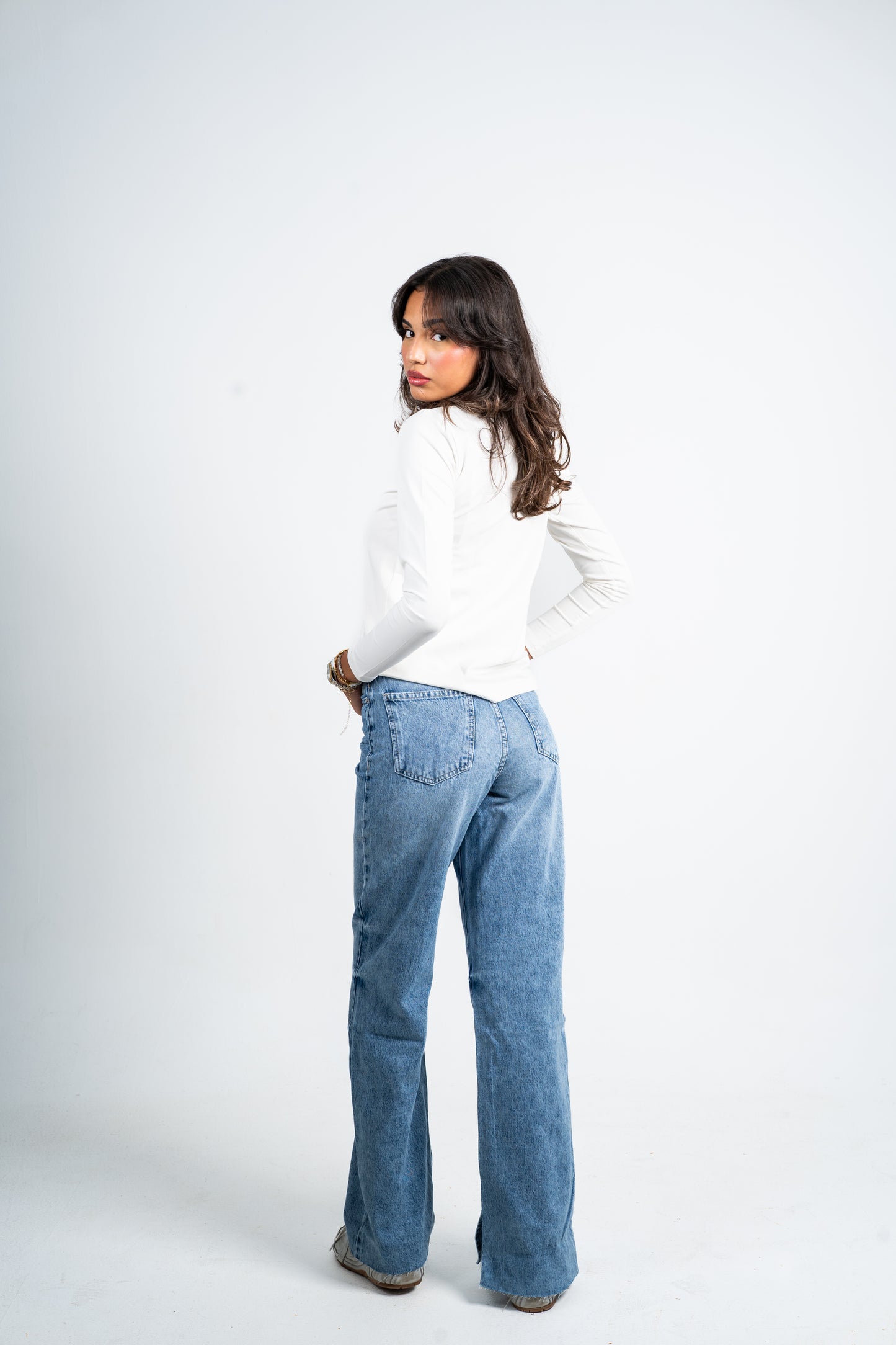 Side slit straight jeans mid blue