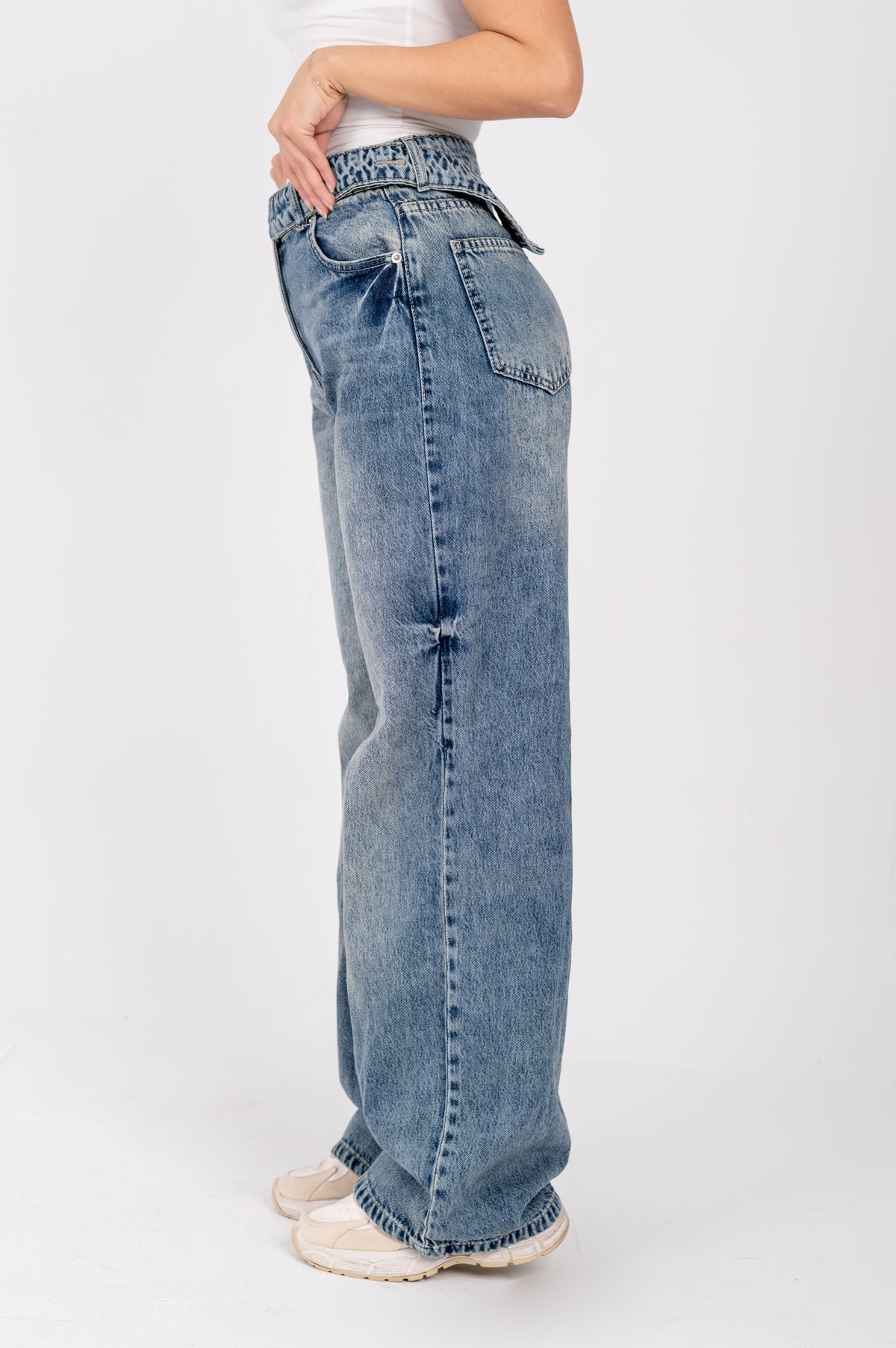 Wide leg jeans with attached belt mid blue washed