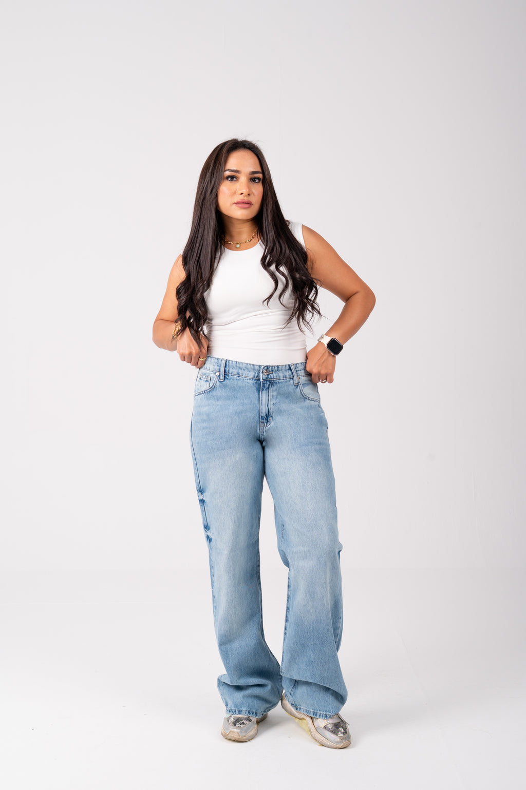 Wide leg jeans with a back studded light blue