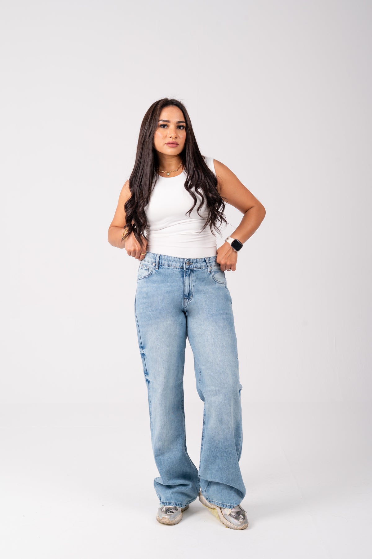 Wide leg jeans with a back studded light blue