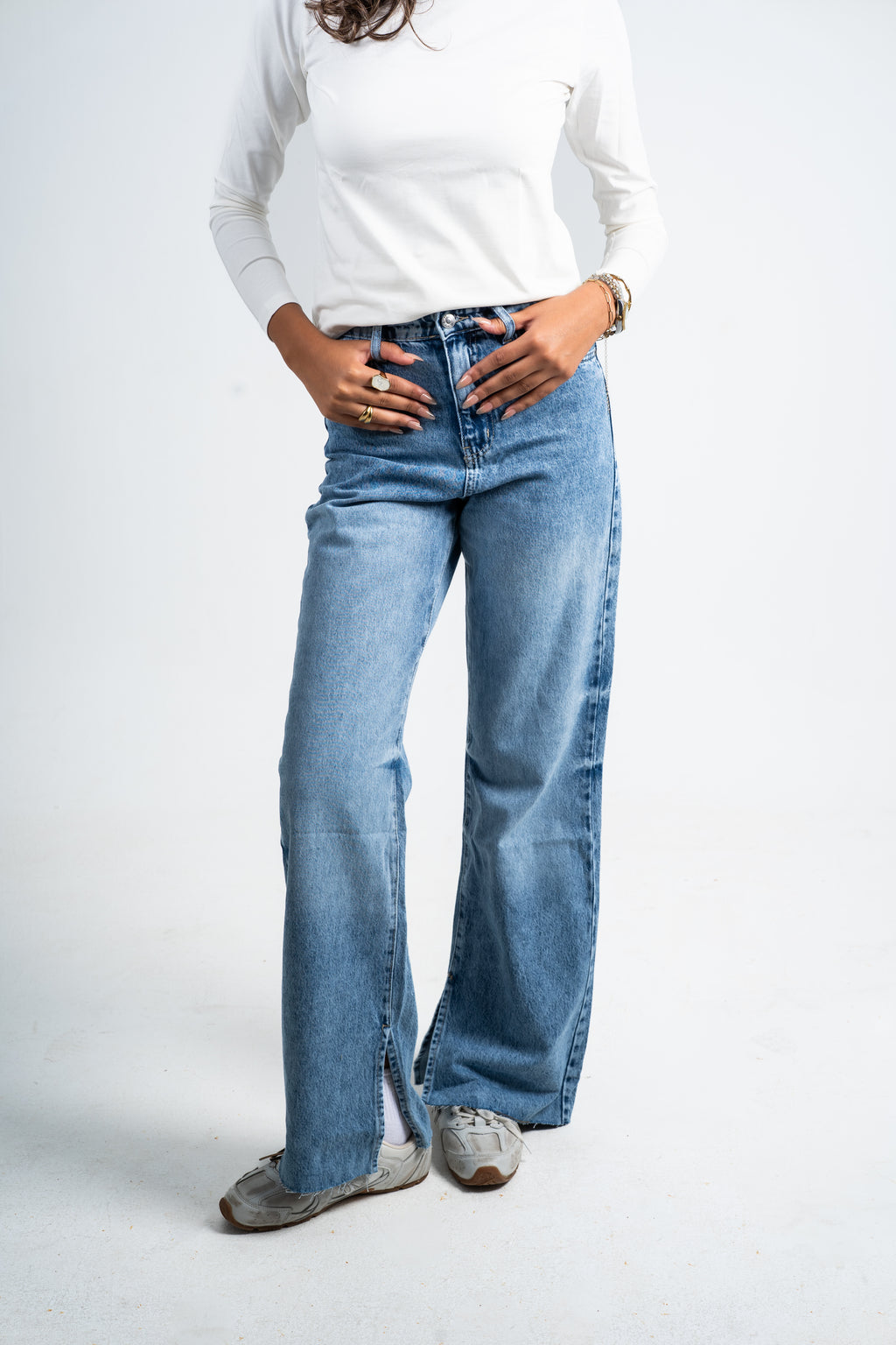 Side slit straight jeans mid blue
