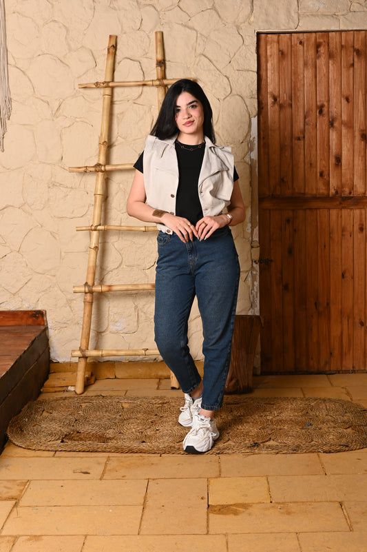 Mom fit denim jeans.