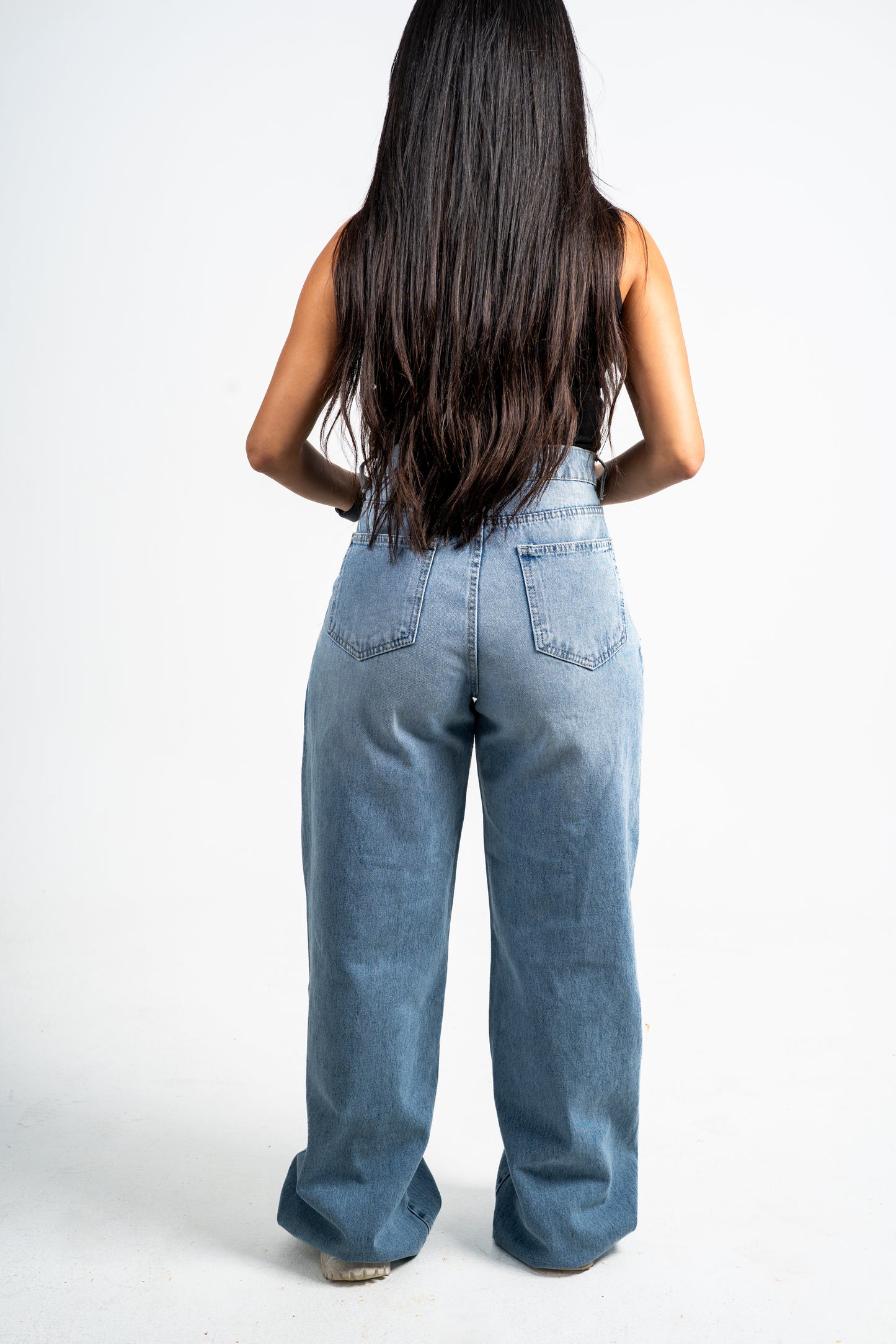 Wide leg two buttons light blue.