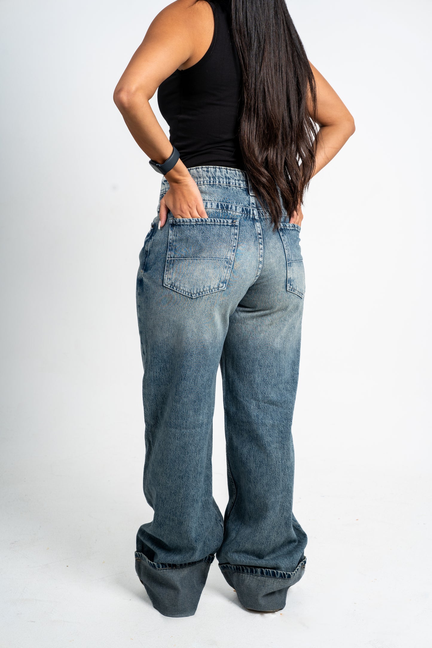 Cuffed wide leg jeans navy washed.