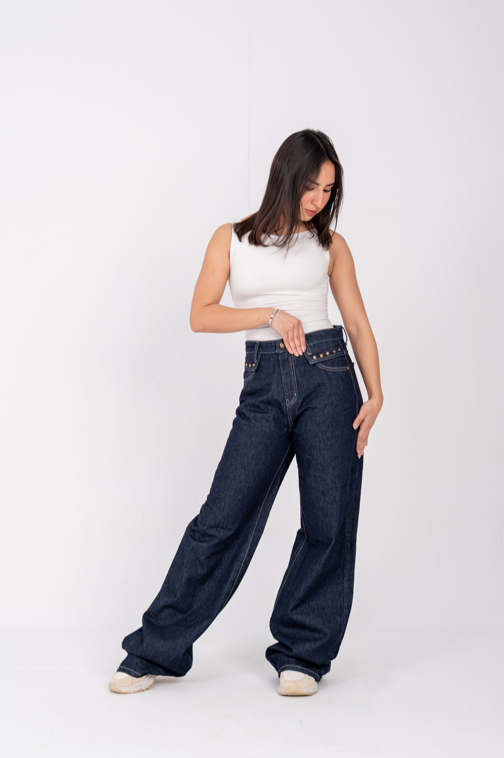 Folded waist wide leg jeans dark blue studded