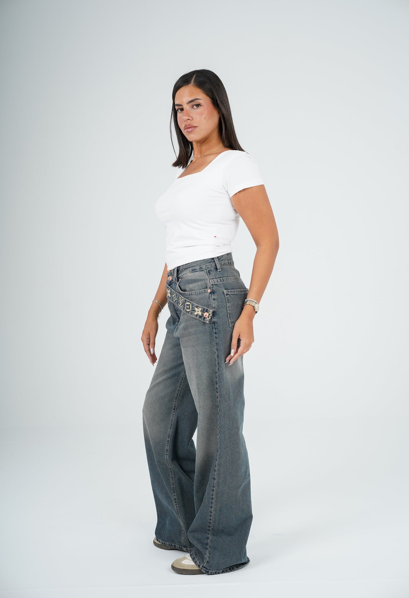 Cross belt wide leg jeans vintage washed
