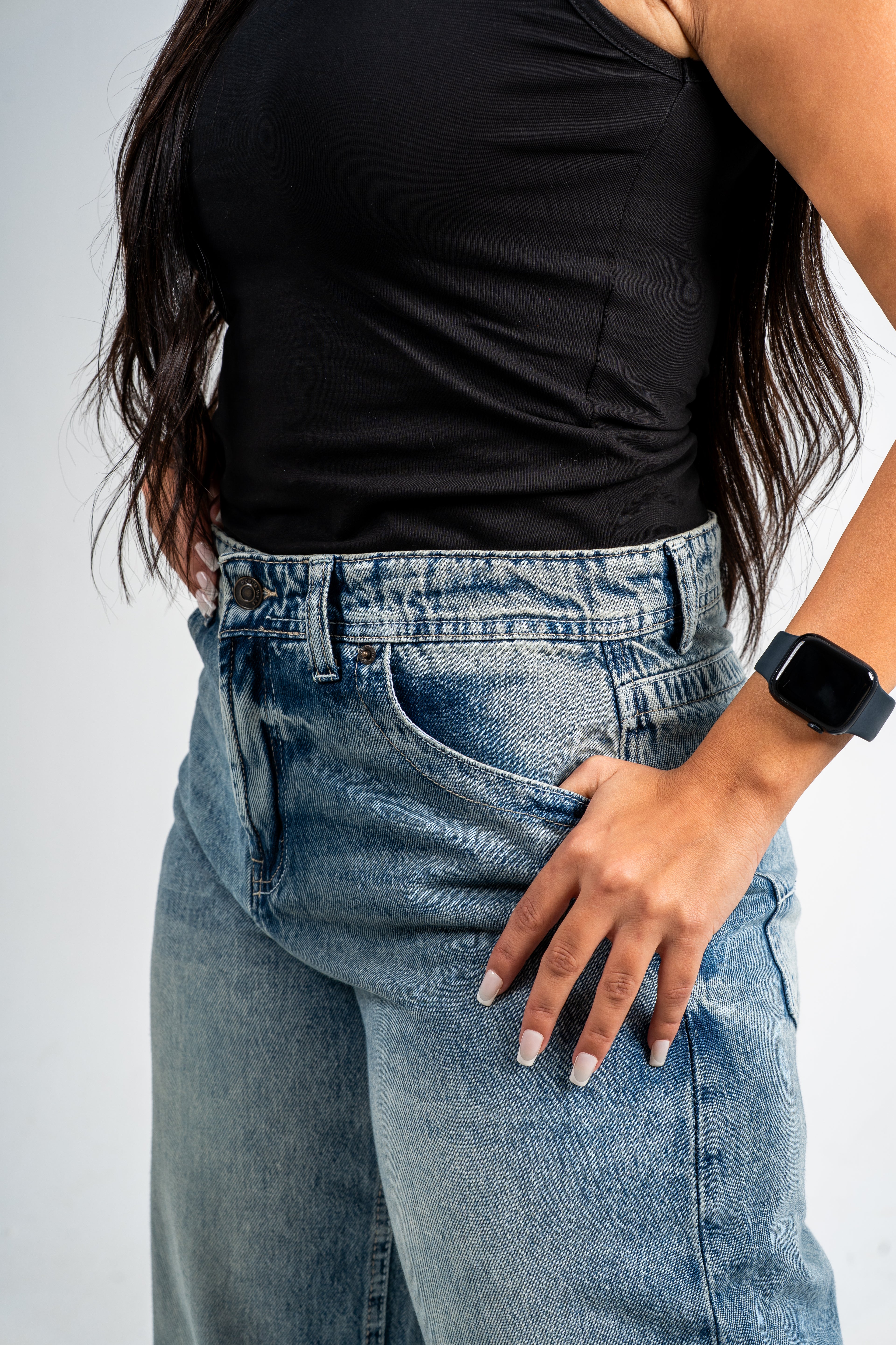 Cuffed wide leg jeans navy washed.
