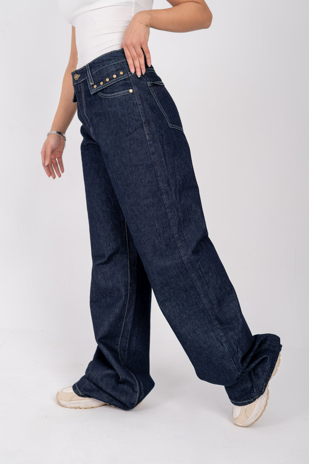 Folded waist wide leg jeans dark blue studded