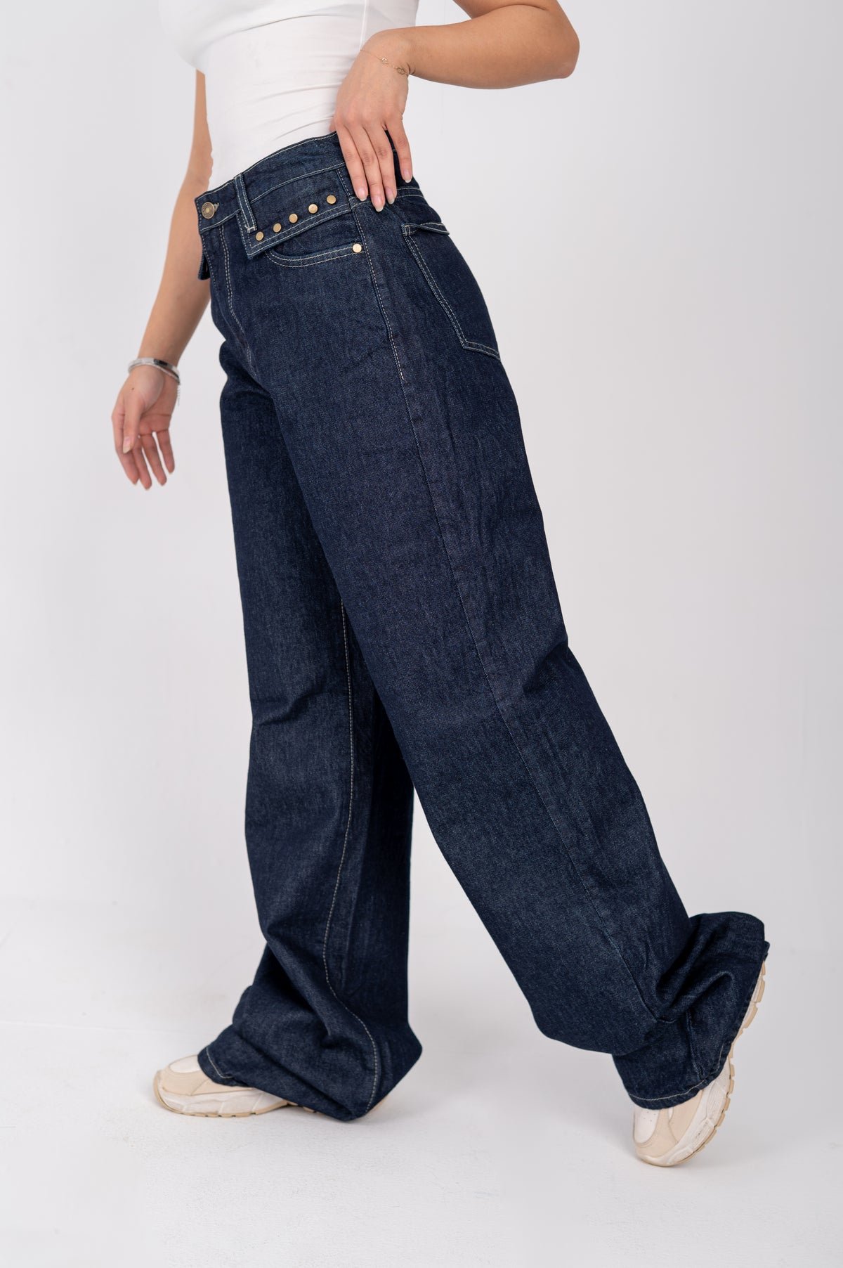 Folded waist wide leg jeans dark blue studded
