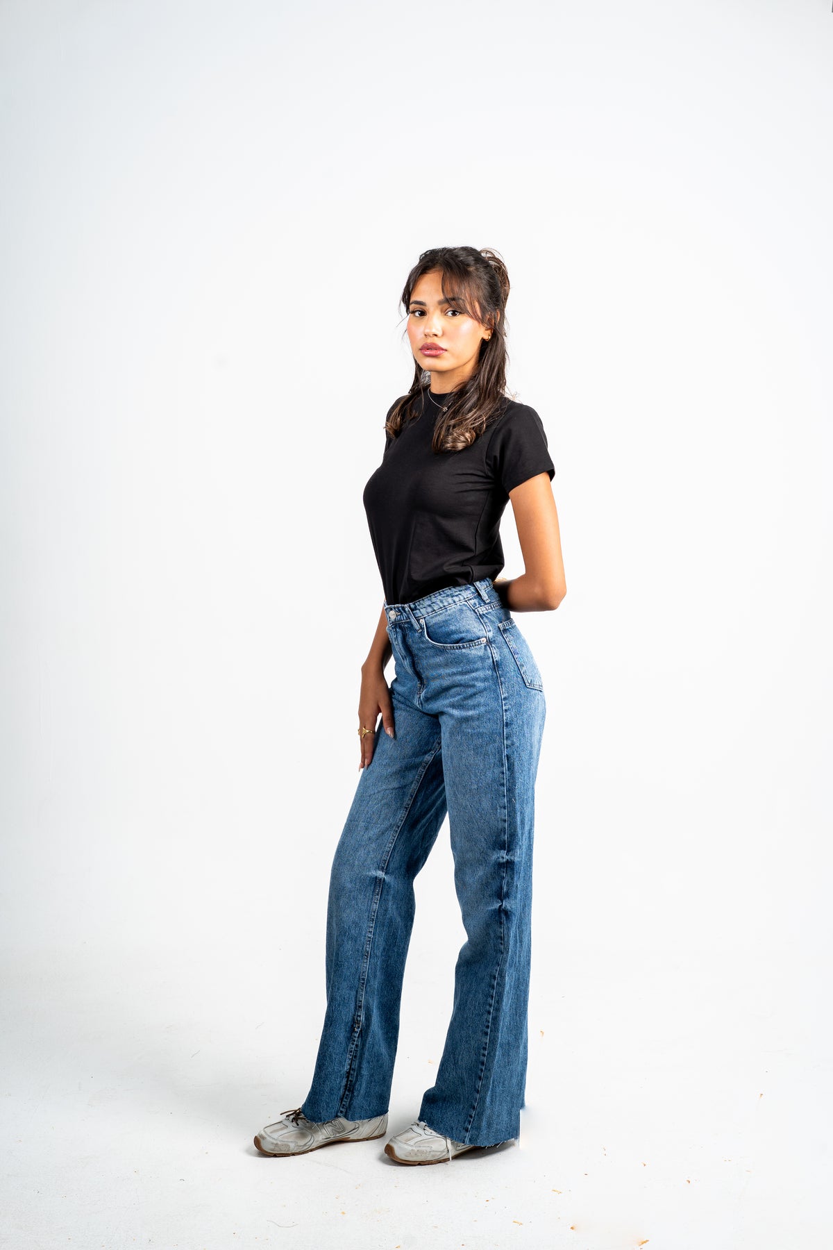 Side slit straight jeans dark blue