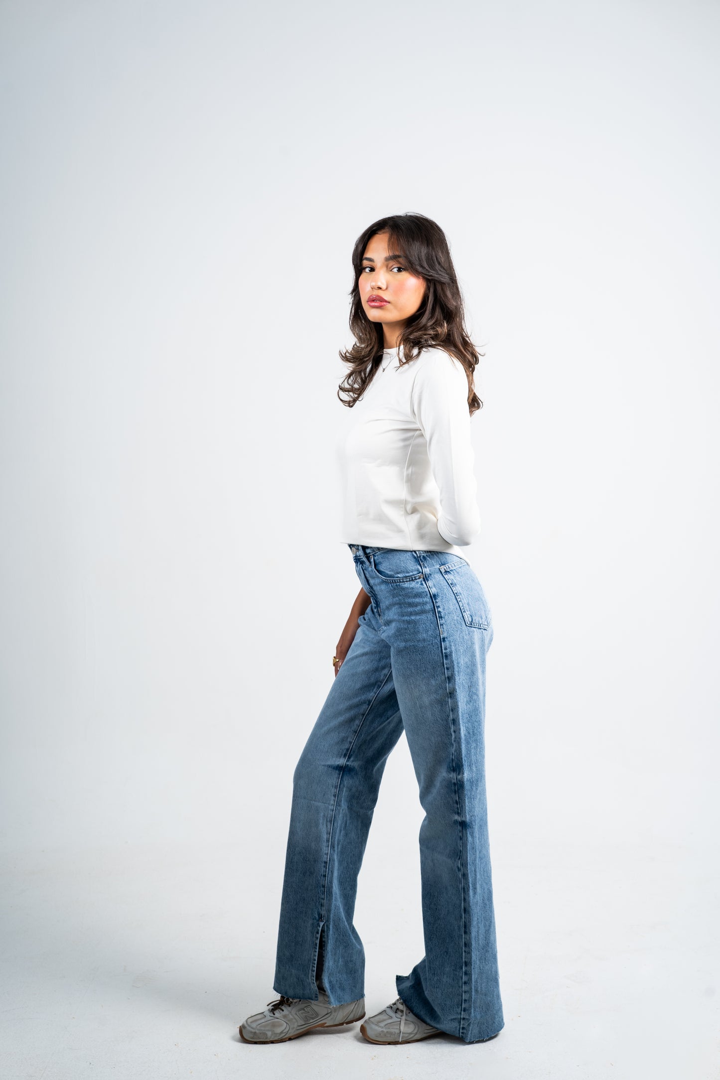 Side slit straight jeans mid blue