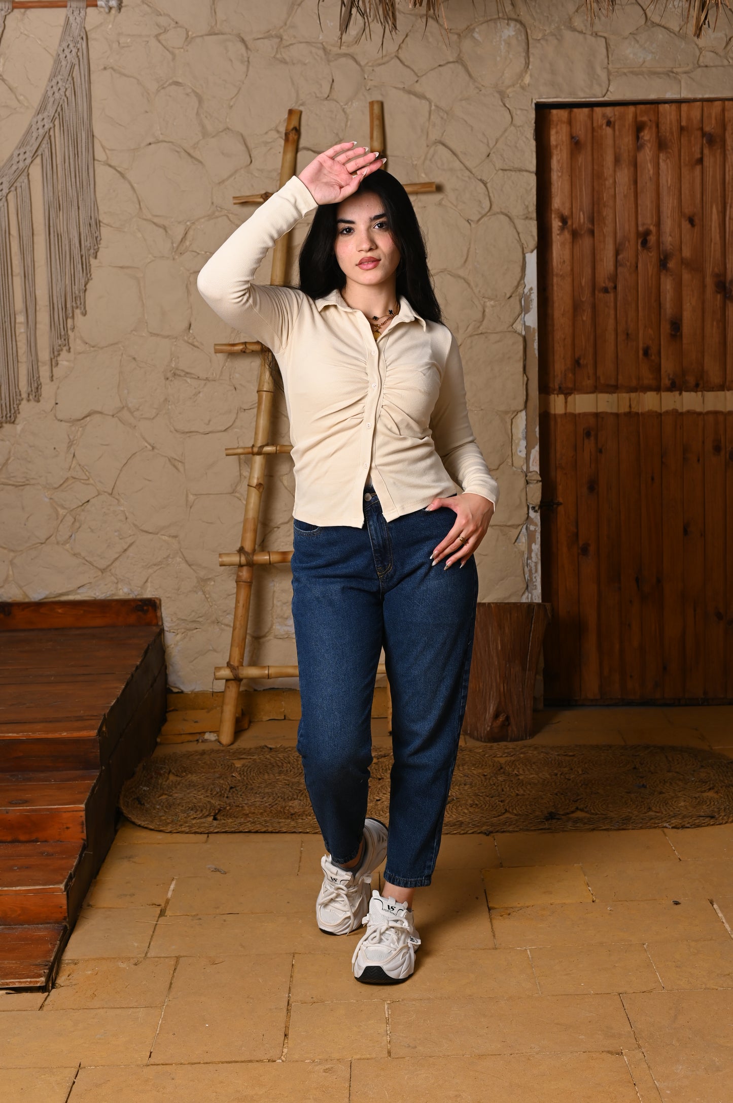 Mom fit jeans denim navy washed.