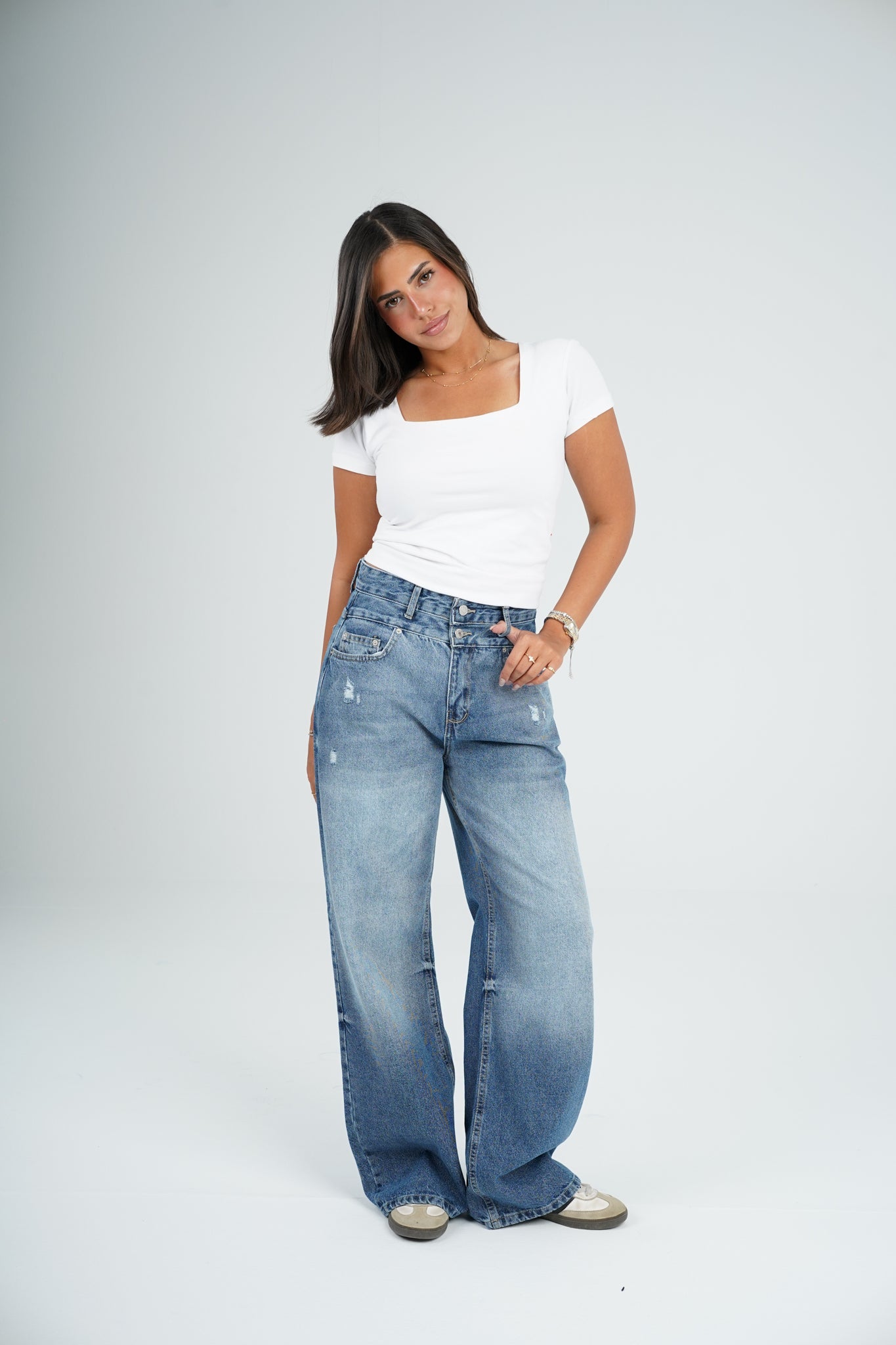 Wide leg two buttons unfinished mid blue washed