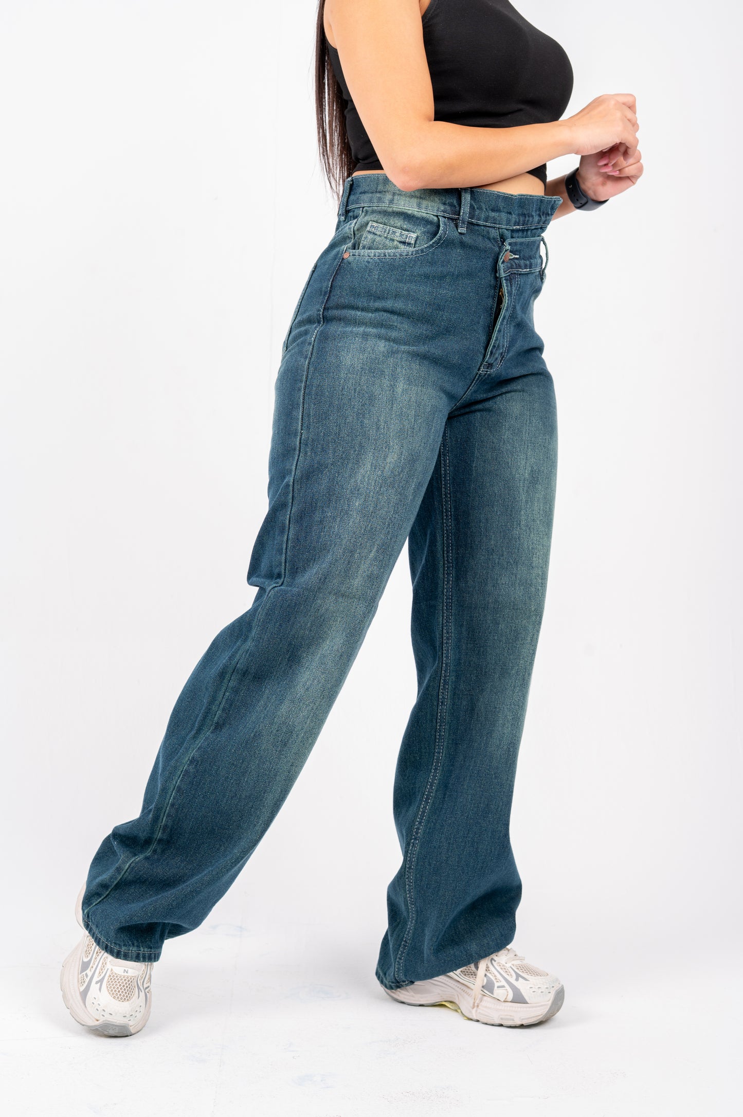 Slanted Waist mid blue washed