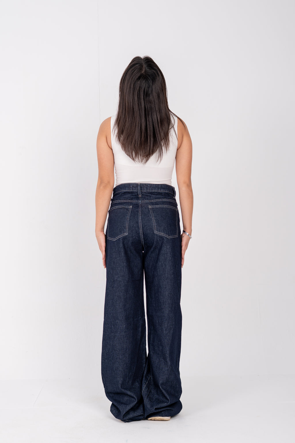 Folded waist wide leg jeans dark blue studded