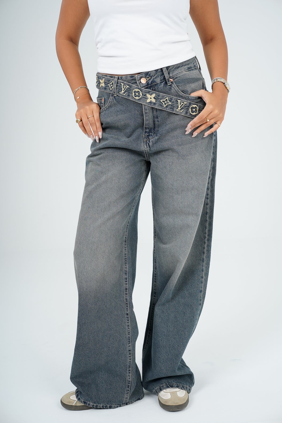 Cross belt wide leg jeans vintage washed