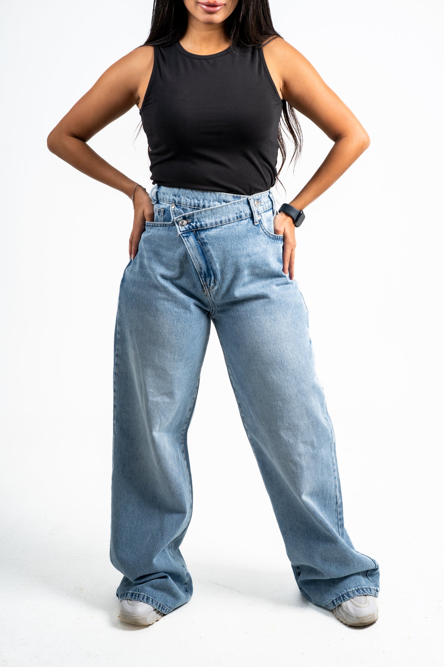 Wide leg two buttons light blue.